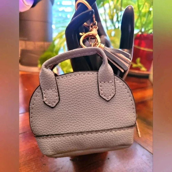 Miniature handbag charms You get one - Picture 5 of 15